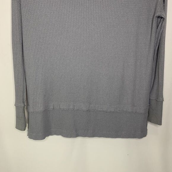 We The Free Womens Tunic Top Medium Storm Gray Waffle Knit Raw Edges Thumb Holes - Picture 11 of 14
